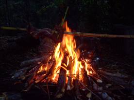  Abendstimmung am Lagerfeuer beim  Trailreiten in Chile, Südamerika